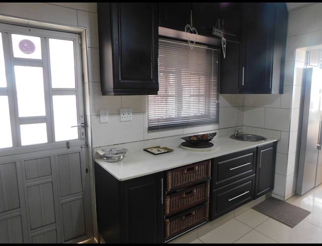 3 BEDROOM HOUSE FOR SALE IN SHALLCROSS